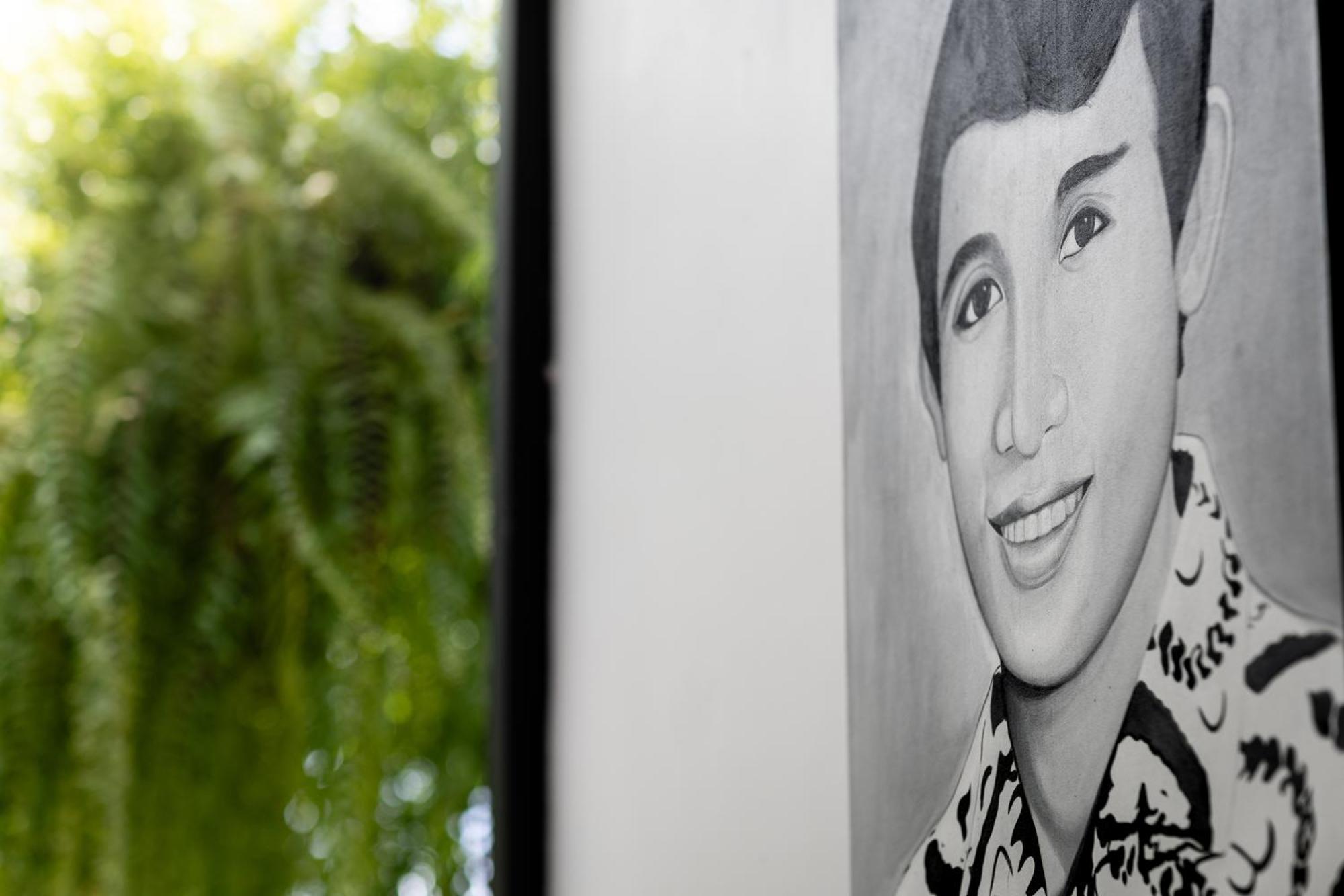 Shintana Saya La Maison Siem Reap Exterior photo Portrait of the artist